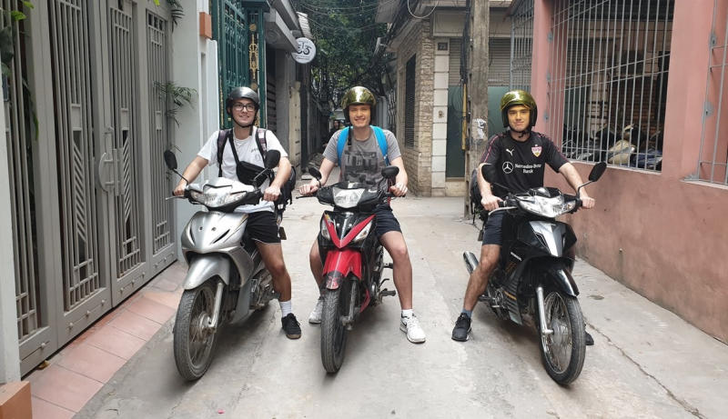 Thuê xe máy đi phượt quận Tây Hồ - Hà Nội