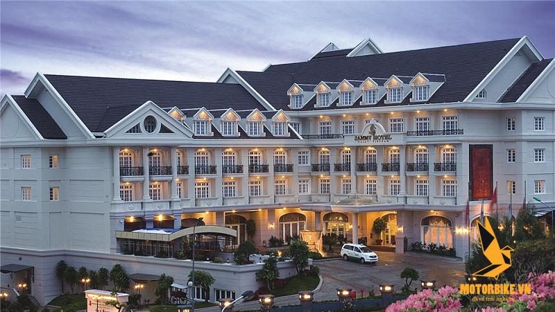 Hotel Dalat Plaza khách sạn với phong cách Châu Âu nằm cạnh Hồ Xuân Hương