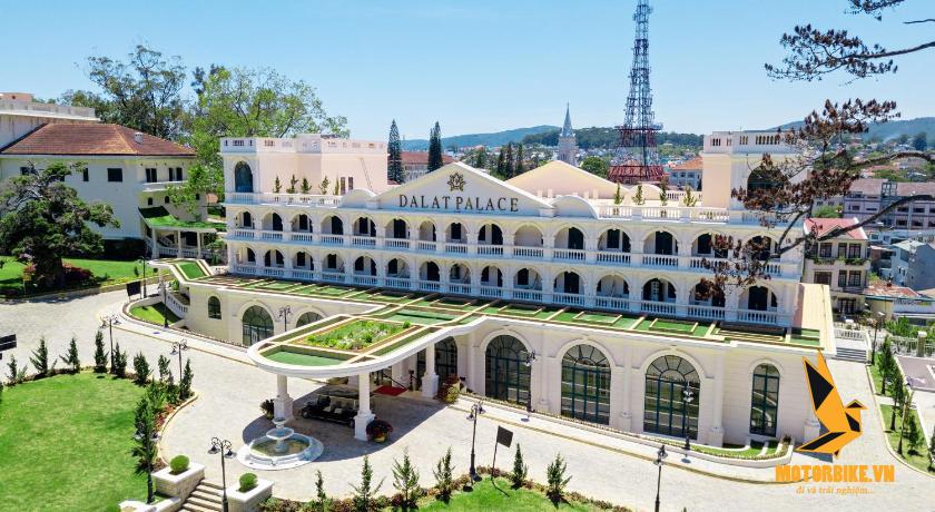 Khách sạn Dalat Palace Hotel với lối kiến trúc kiểu Pháp