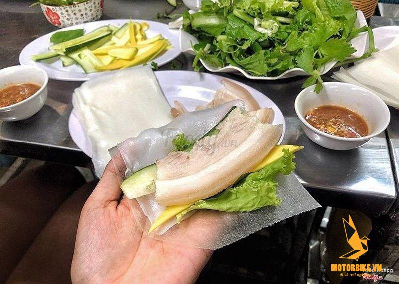 Ăn bánh tráng cuốn thịt heo ở Hải Châu, Đà Nẵng tại quán bà Mụa