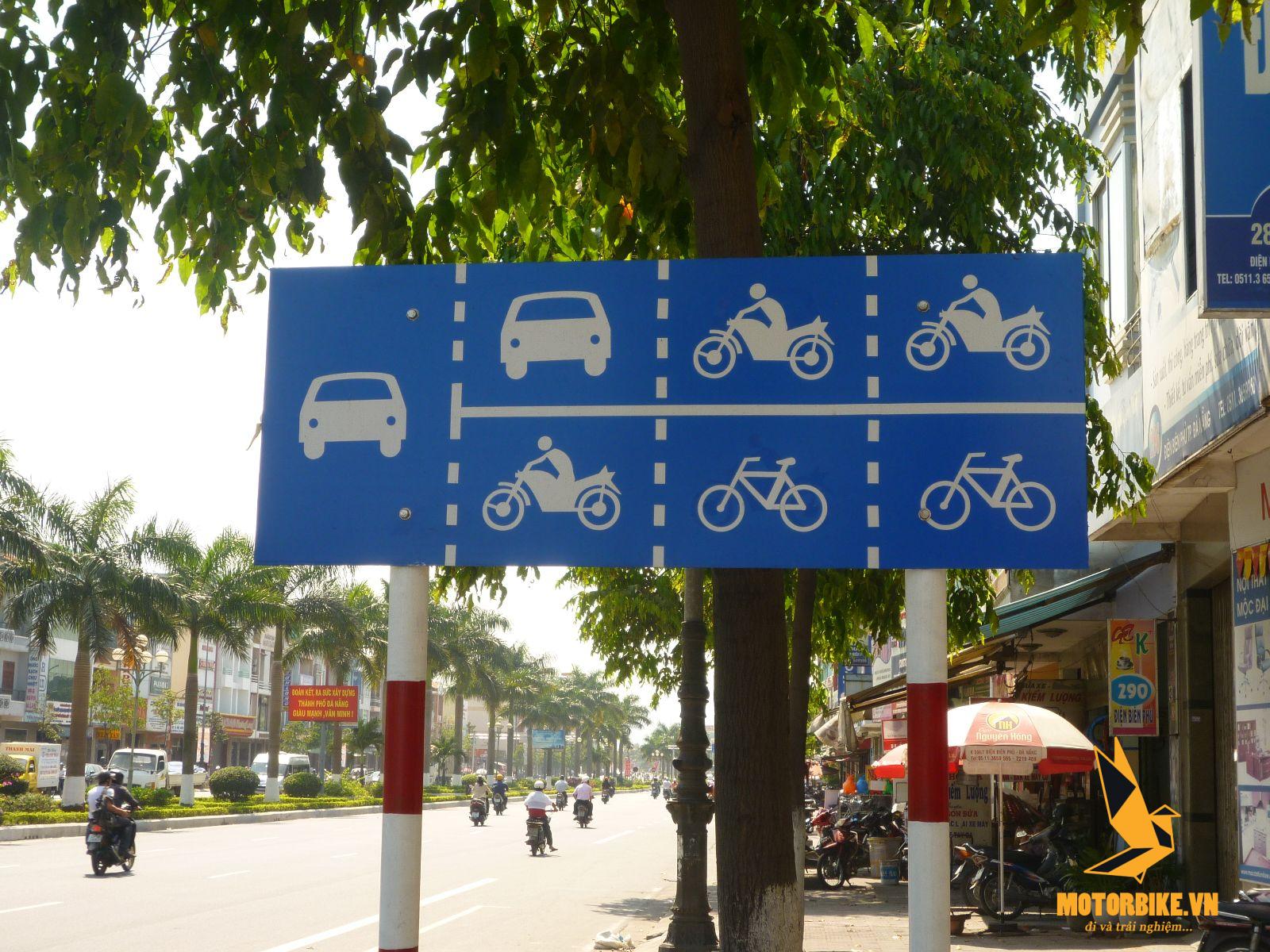 Biển hiệu lệnh quy định về việc sử dụng làn đường khi tham gia giao thông