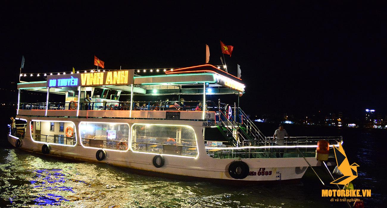 Du thuyền Vinh Anh- Du thuyền sông Hàn Đà Nẵng với menu đa dạng
