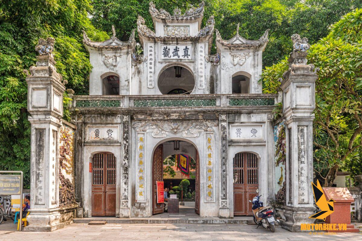 Đền Quán Thánh là ngôi chùa cổ kính bậc nhất tại xứ sở Hà Thành