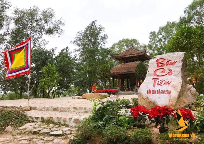 Bàn cờ tiên ở chùa Côn Sơn