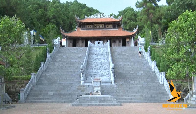 Đền Chu Văn An - gần Côn Sơn Kiếp Bạc
