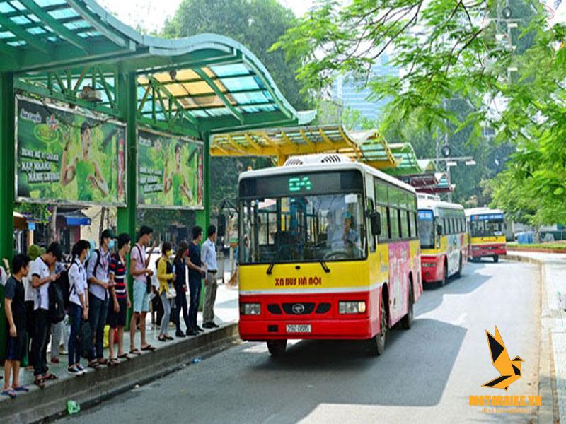 Di chuyển đến làng cổ Đường Lâm bằng cách xe buýt